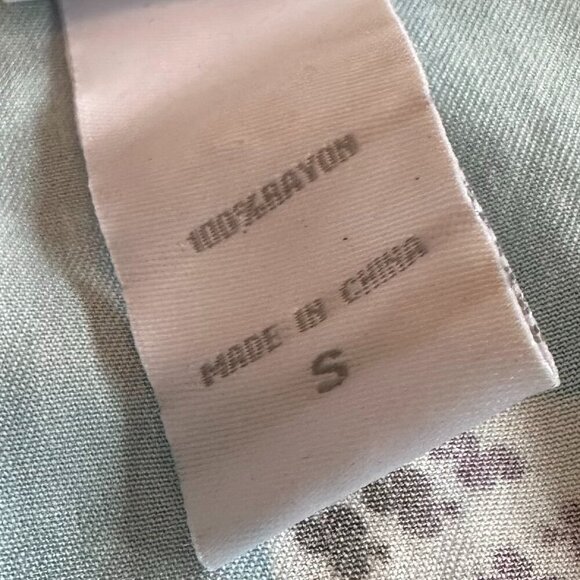 Disney 100 Character Icons Allover Print Woven Button-Up Shirt Top Small Men's - Picture 11 of 11